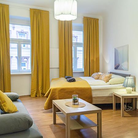 Economy 1Br Apartment Well Connected To The Whole City Виена Екстериор снимка