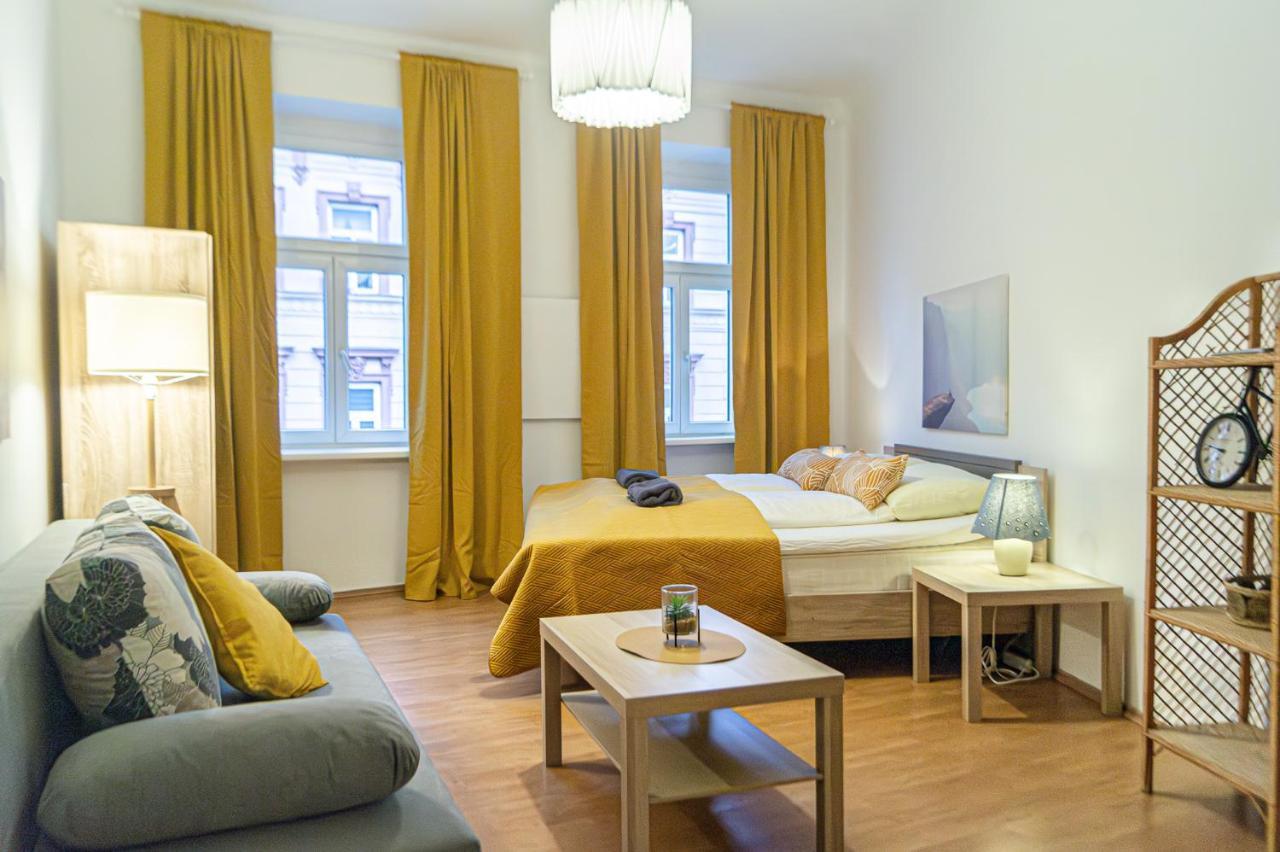 Economy 1Br Apartment Well Connected To The Whole City Виена Екстериор снимка