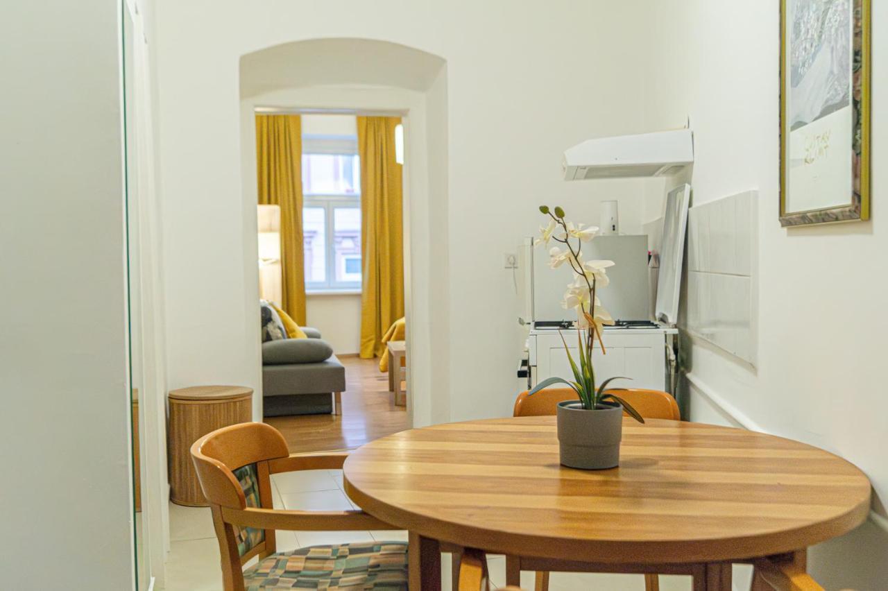 Economy 1Br Apartment Well Connected To The Whole City Виена Екстериор снимка