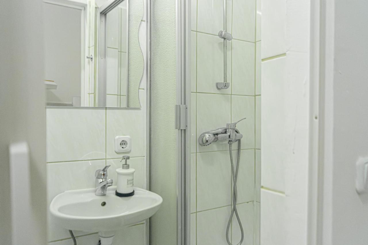 Economy 1Br Apartment Well Connected To The Whole City Виена Екстериор снимка